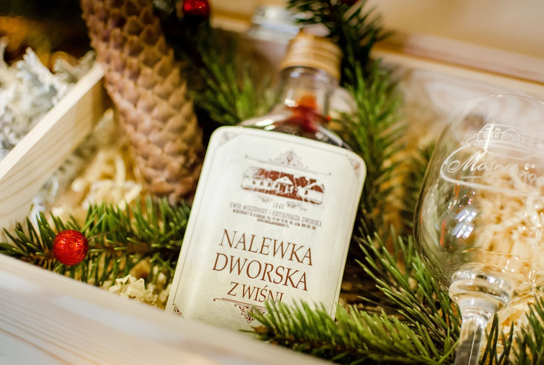 Dwór Mościbrody skrzynka prezentowa 4